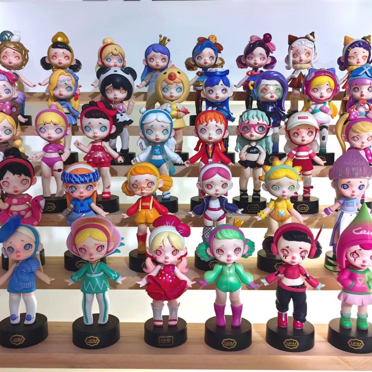 正品散货laura劳拉盲盒花卉时装潮流水果睡衣劳拉赛博朋克盲盒