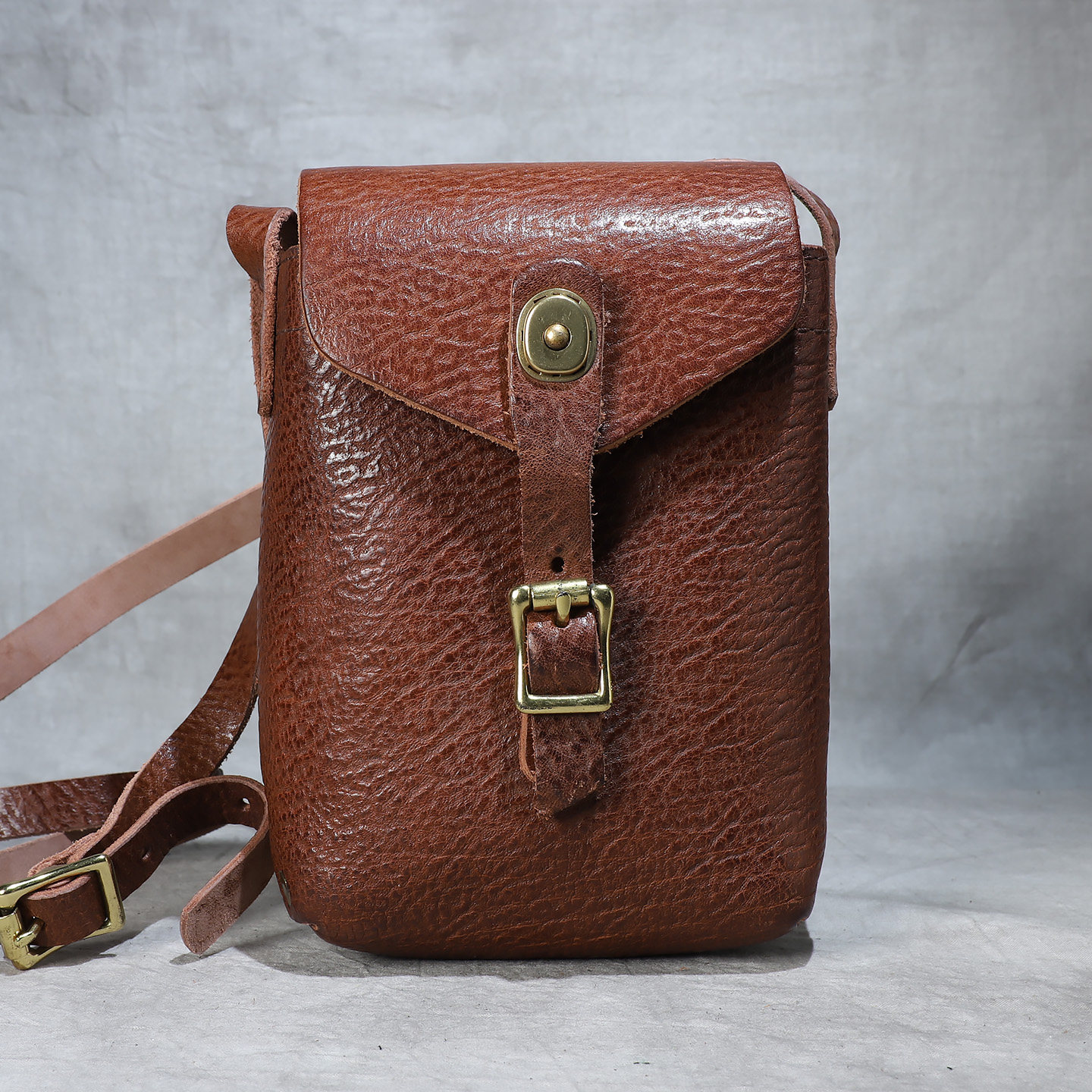 复古手工真皮单肩包头层牛皮男女迷你斜挎包铆钉装饰文艺风小包,箱包皮具/热销女包/男包,单肩包,淘宝优惠券,粉丝福利购,淘宝优惠卷