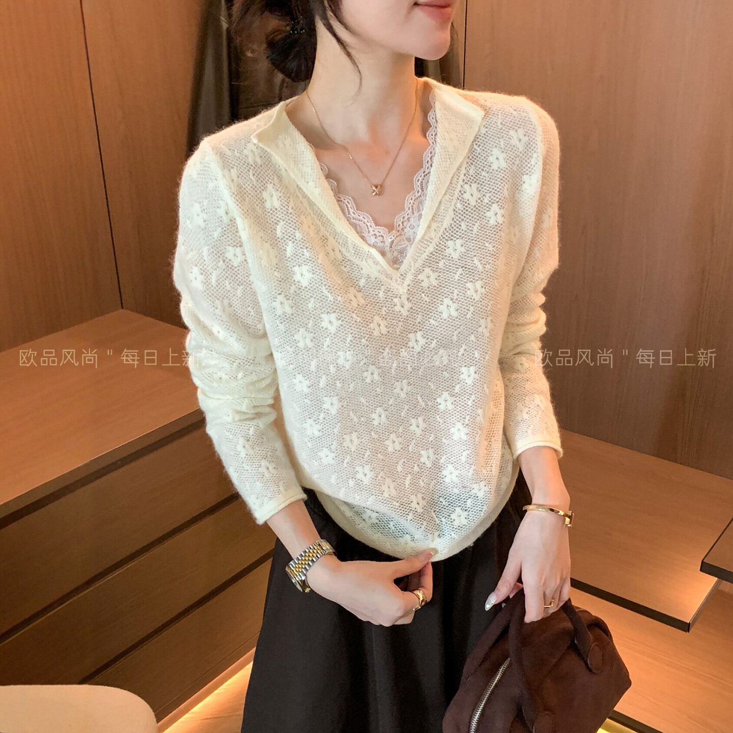 蕾丝V领镂空绵羊毛针织衫女欧货