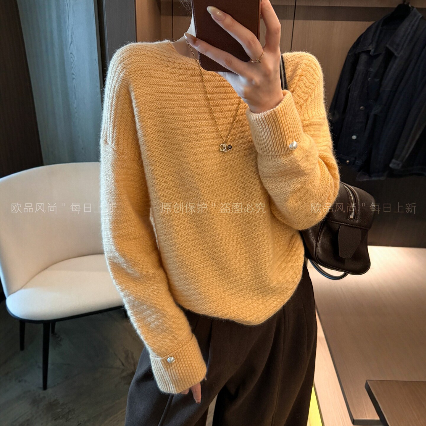 袖口钉珠坑条绵羊毛针织衫女欧货
