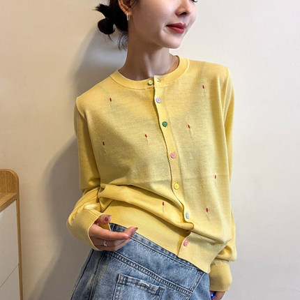 彩色纽扣冰丝针织开衫女欧洲站2026春装新款欧货女装时尚打底衫潮