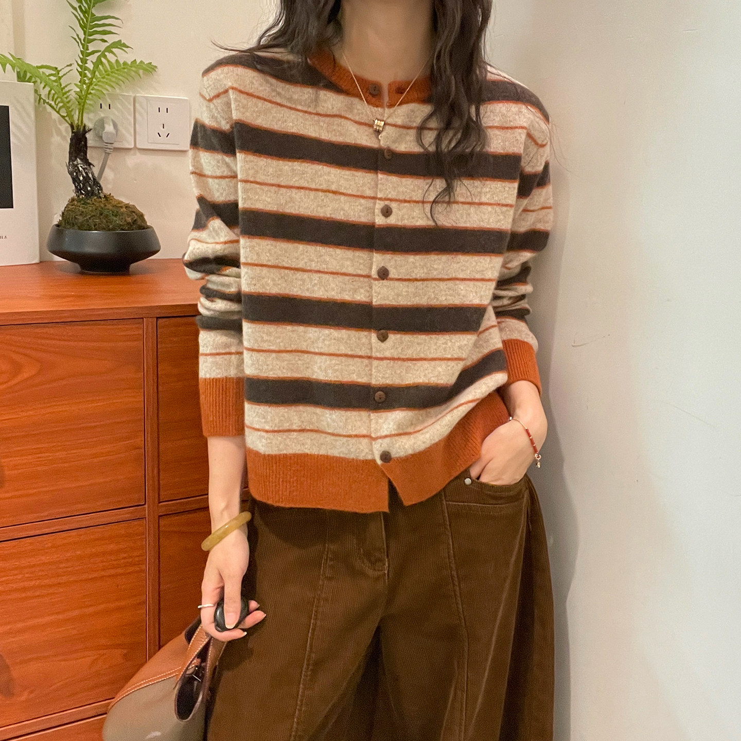 撞色条纹山羊绒针织开衫女欧洲站