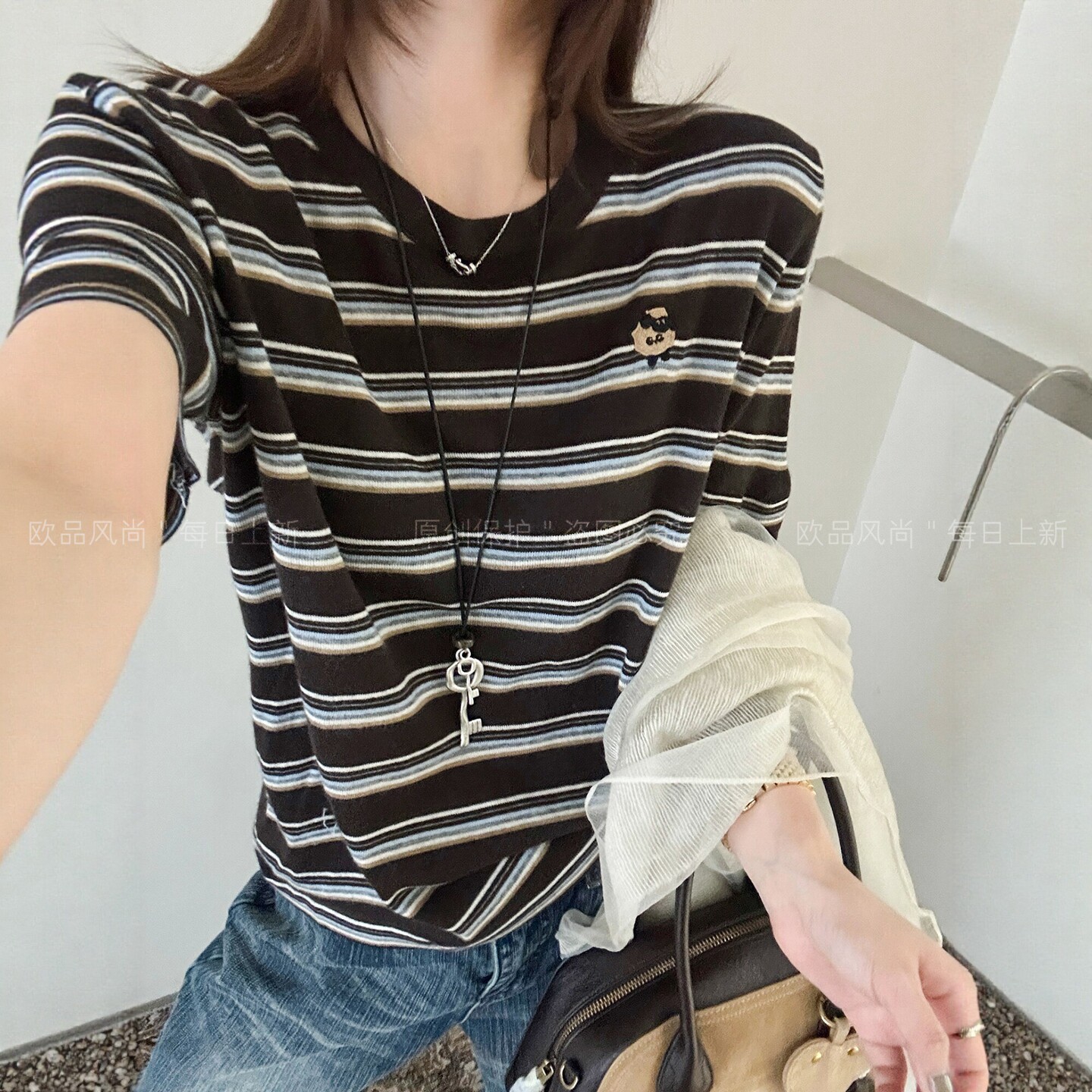 小羊刺绣条纹羊毛针织衫女欧洲站