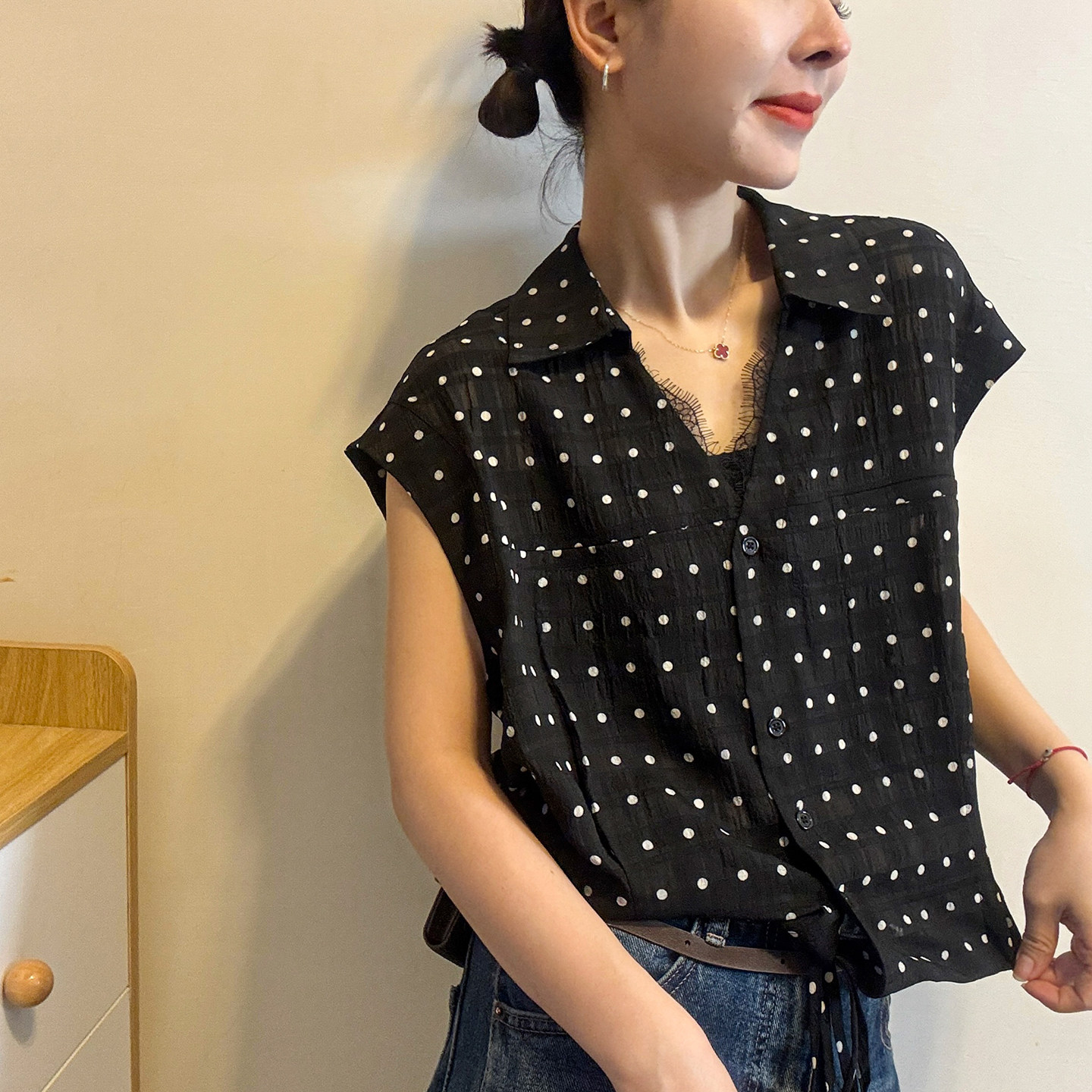 撞色波点蕾丝小飞袖衬衫女欧洲站