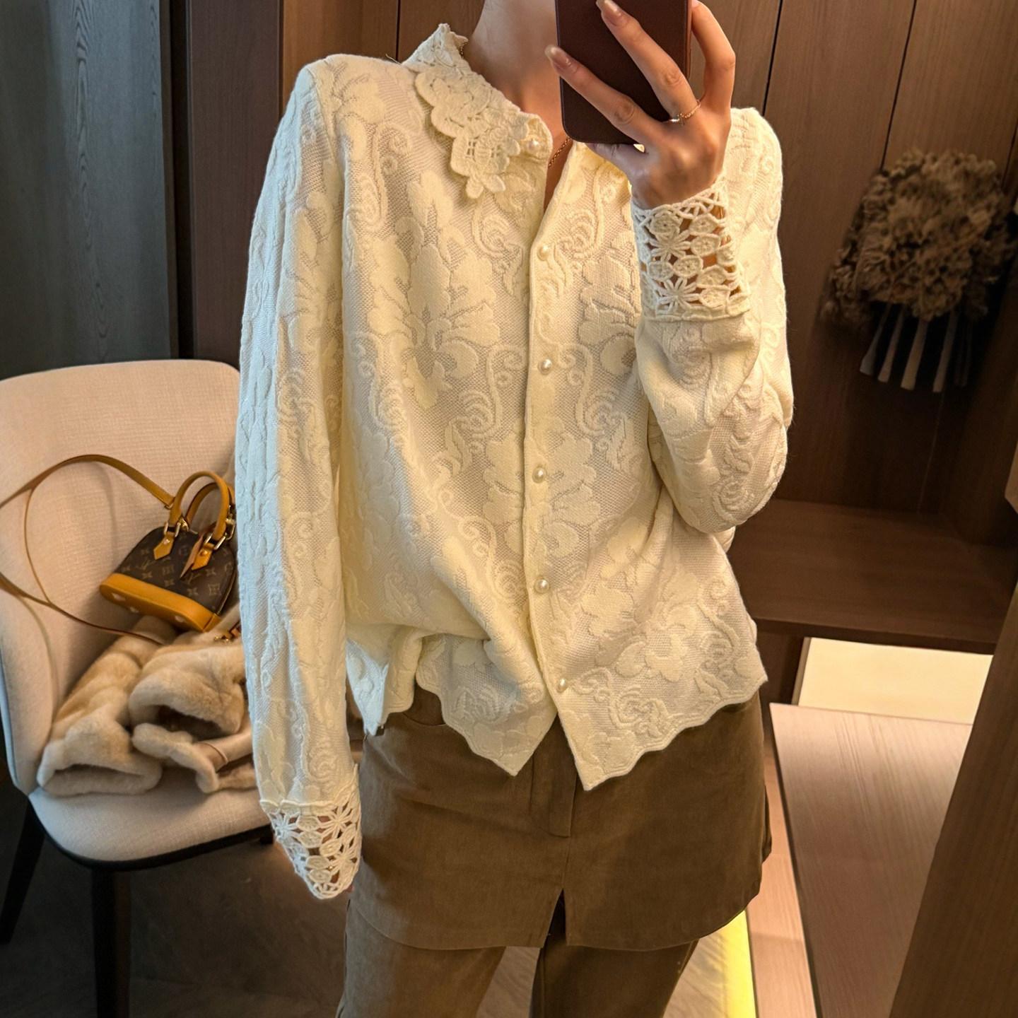 蕾丝钩花翻领羊毛针织开衫女欧洲站2025冬装新款欧货女装打底衫潮,女装/女士精品,毛针织衫,淘宝优惠券,粉丝福利购,淘宝优惠卷