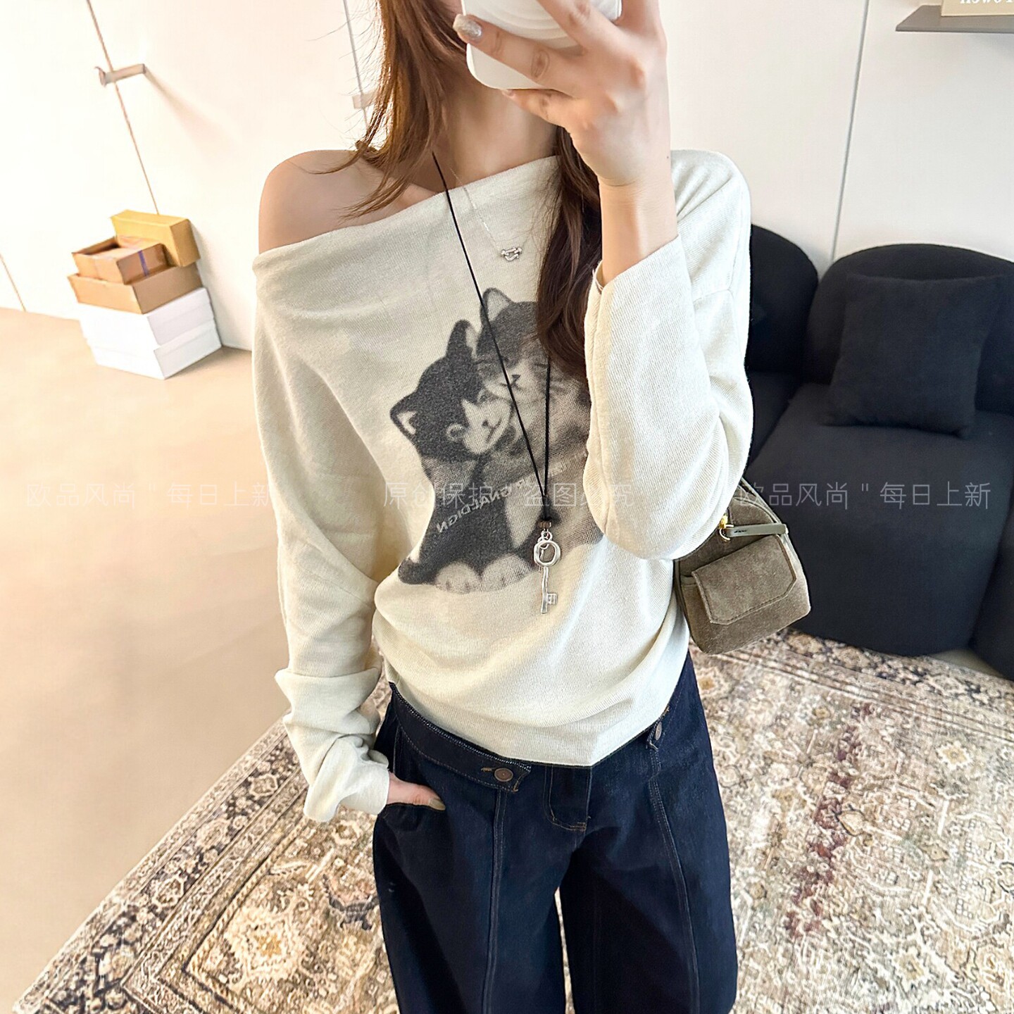 一字领露肩猫咪印花T恤女欧洲站