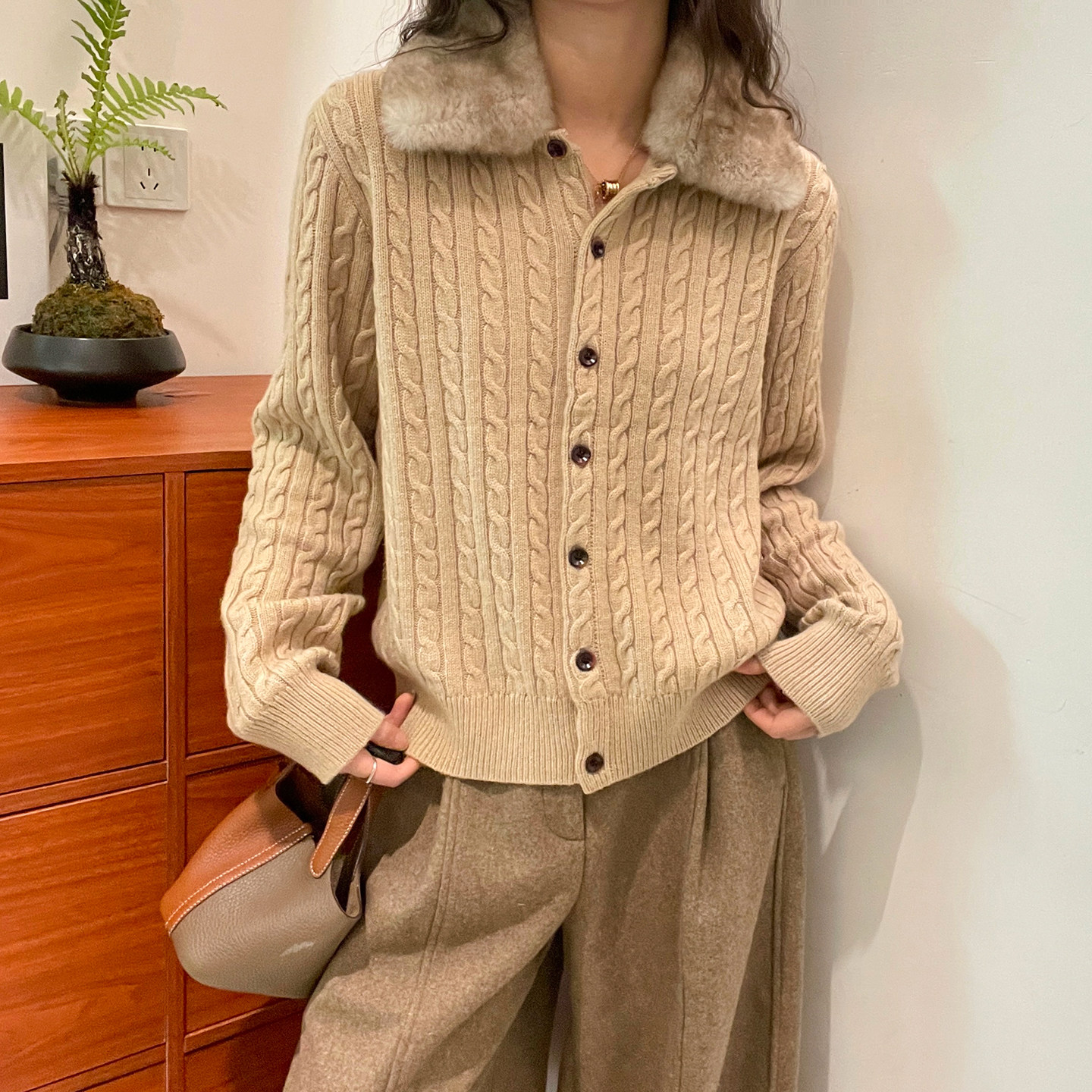 配毛领全羊毛针织开衫女欧货外套