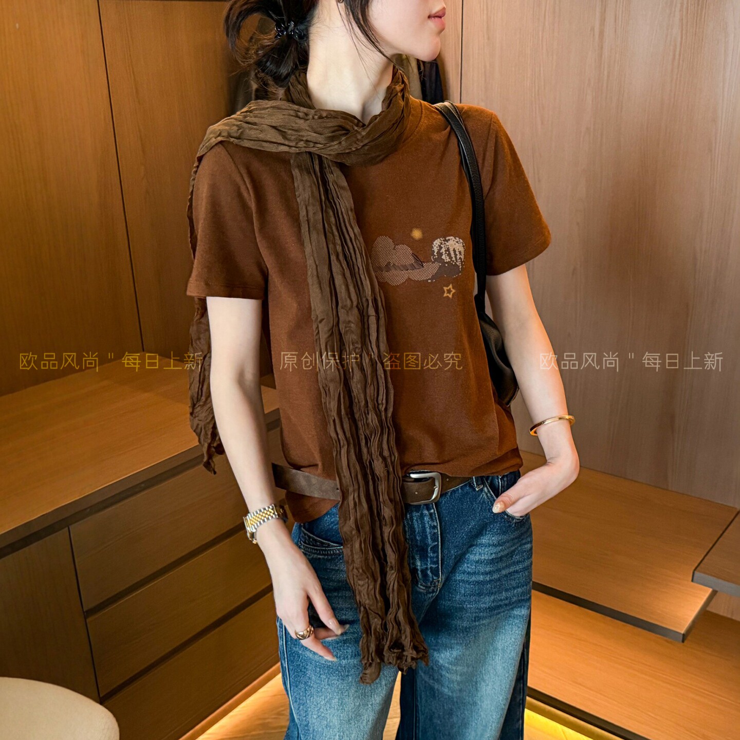 配丝巾刺绣印花短袖T恤女欧洲站