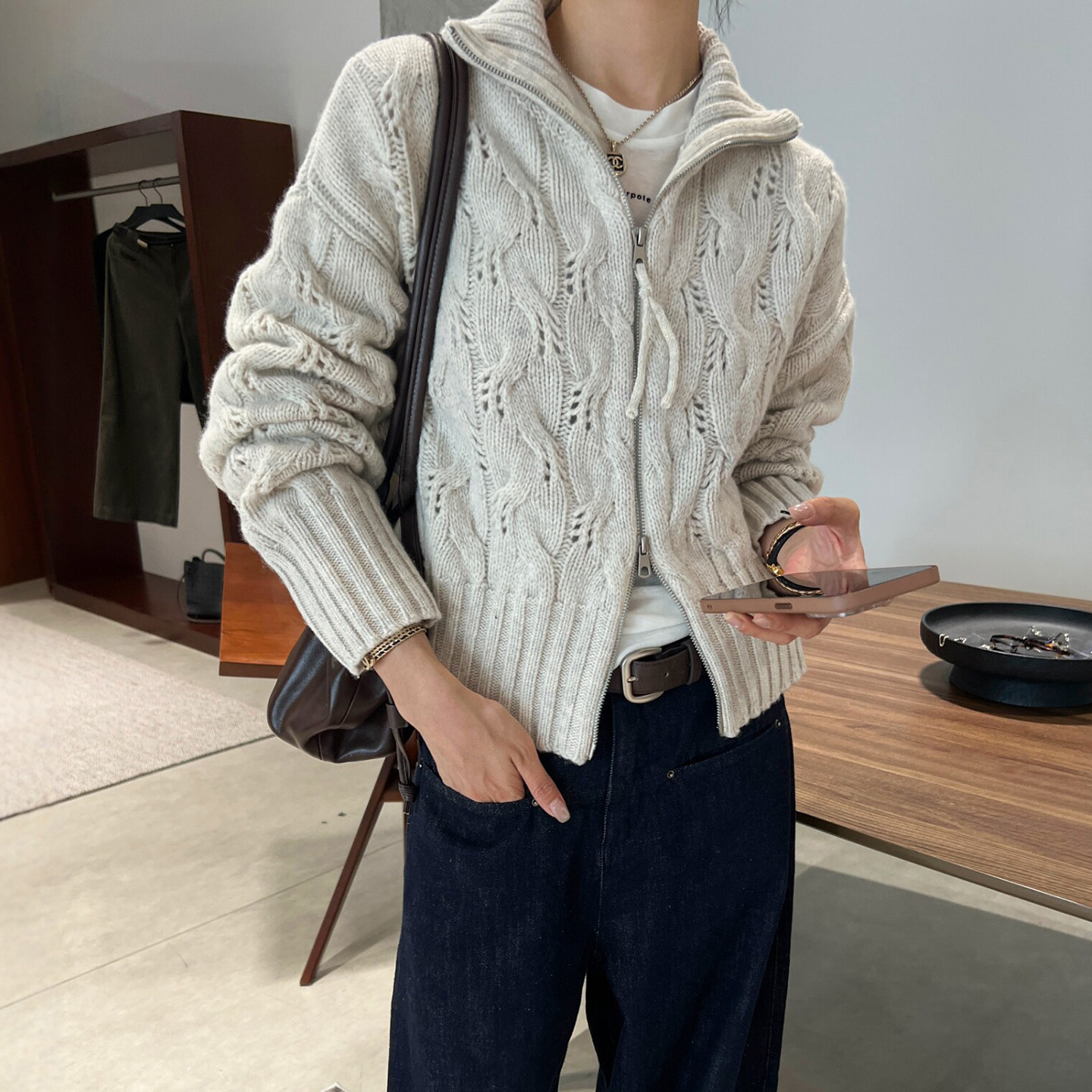 镂空钩花翻领羊毛针织开衫女欧货