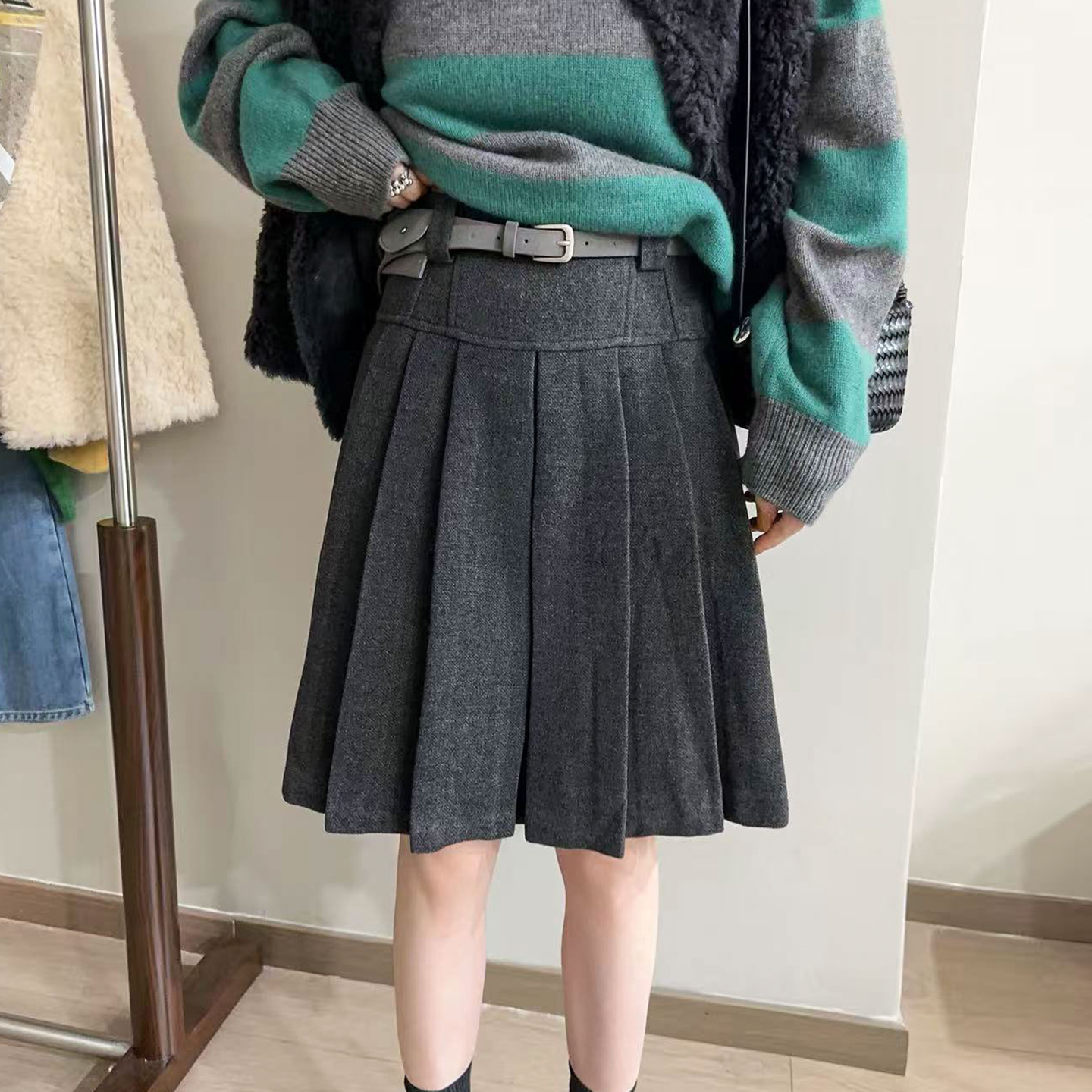 羊毛呢A字百褶半身裙女欧洲站2025冬装新款欧货女装设计感短裙潮