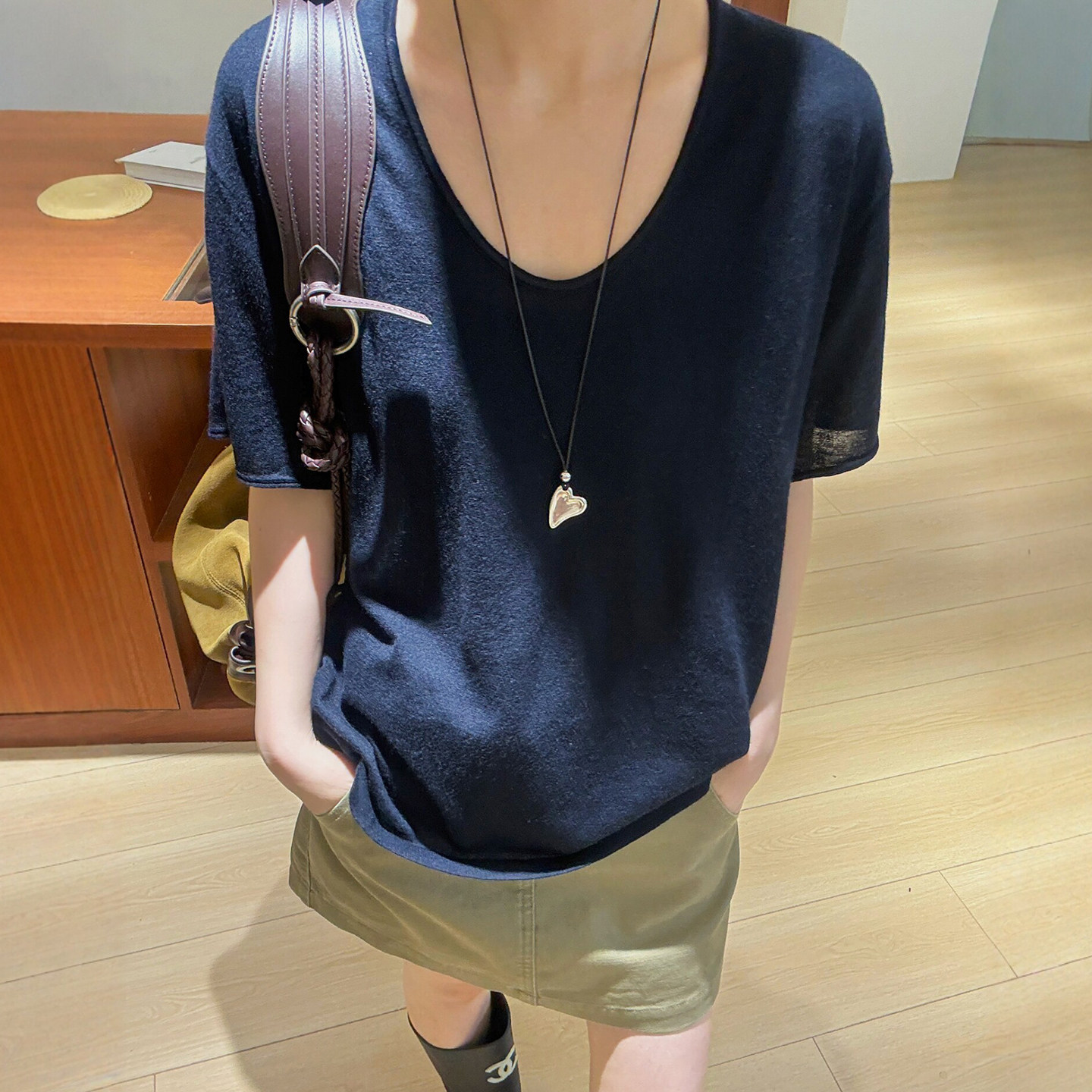 复古U领天丝面膜短袖T恤女欧洲站