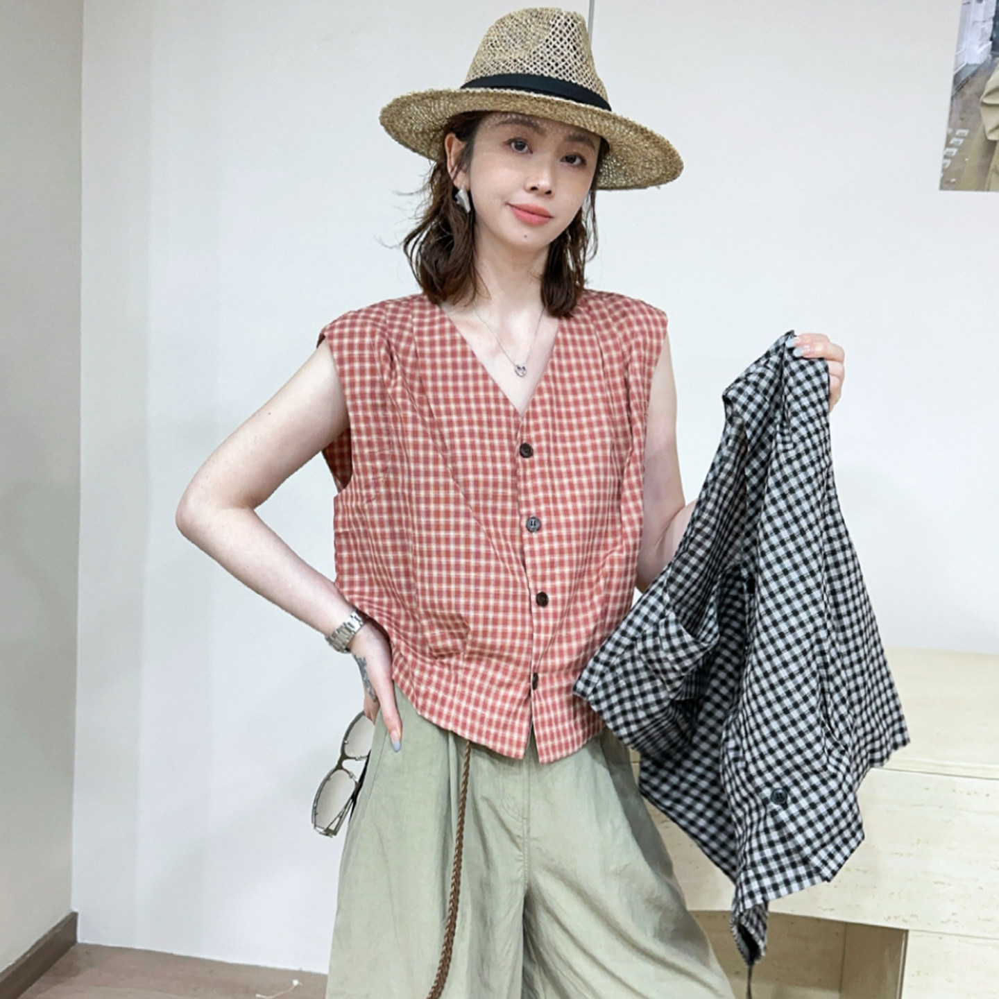 撞色格子V领小飞袖衬衫女欧洲站