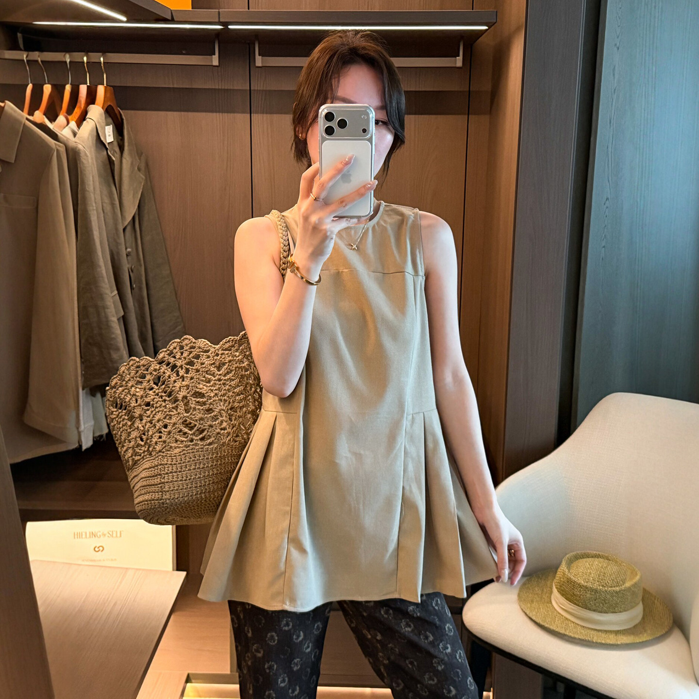 下摆荷叶边A字无袖衬衫女欧洲站