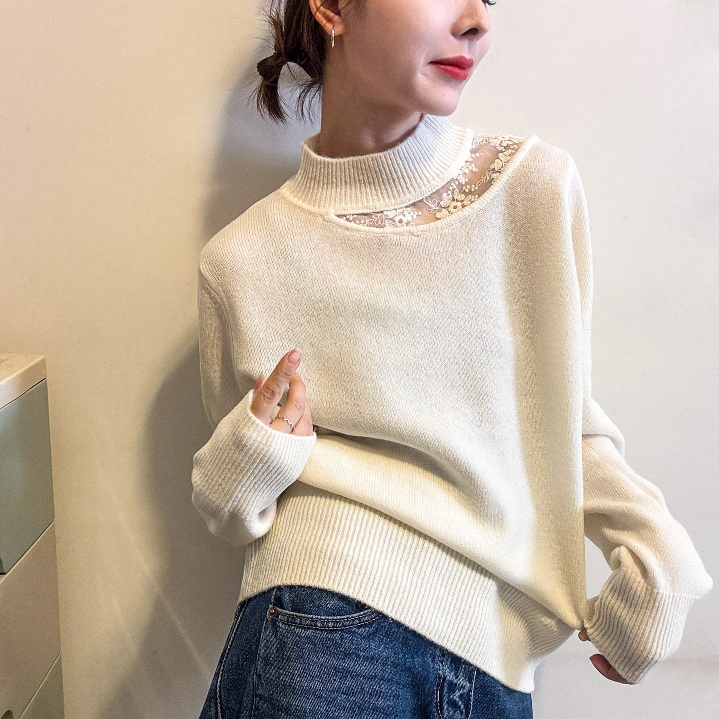 镂空蕾丝半高领羊毛针织衫女欧洲站2025冬装新款欧货女装打底衫潮