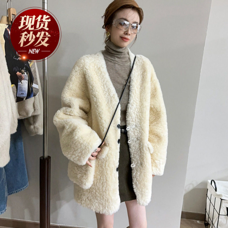 配包包颗粒绒皮毛一体羊羔毛外套女欧洲站2025冬装新款欧货女装潮