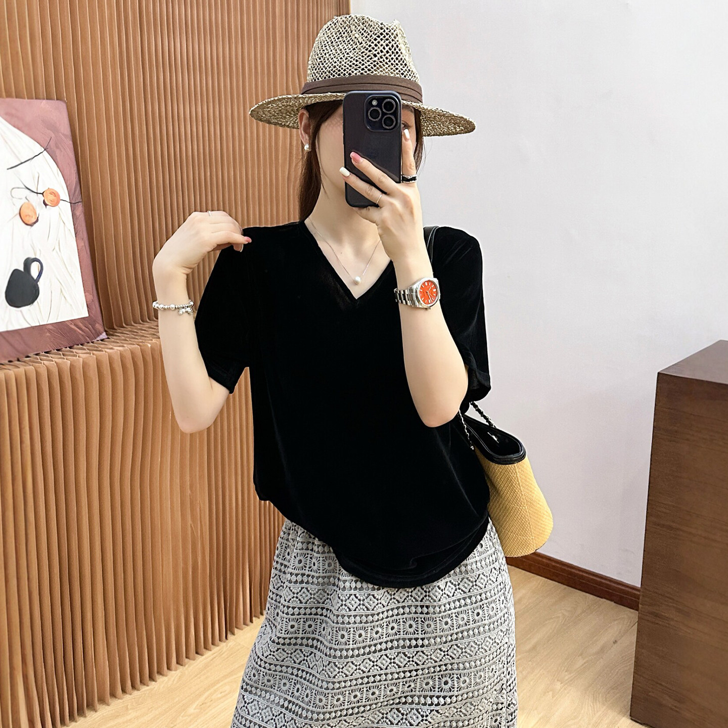 小心机蕾丝露背金丝绒T恤女欧洲站2026夏季新款欧货女装打底衫潮