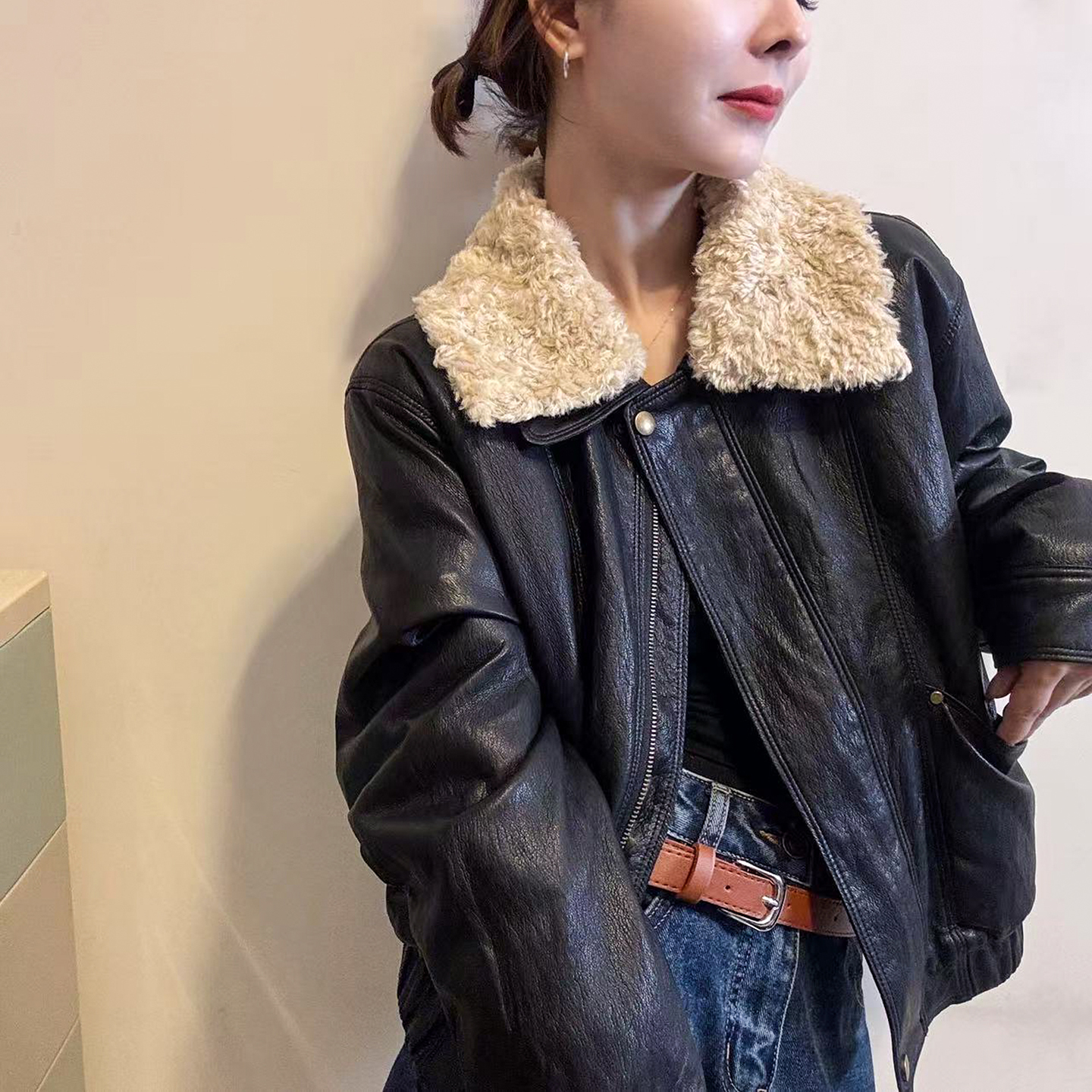 羊羔毛领蛋白PU皮羽绒服女欧洲站2025冬装新款欧货女装短款外套潮