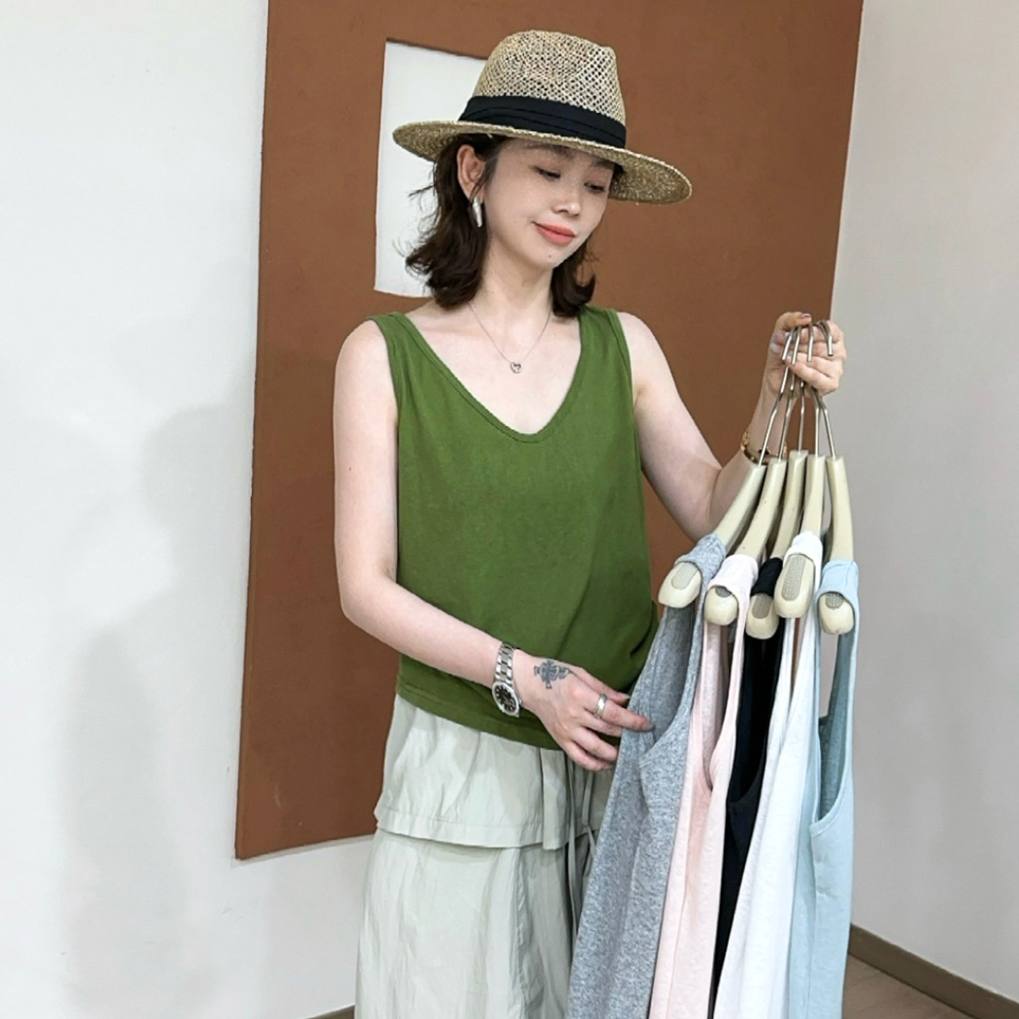 糖果色弹力修身吊带背心女欧洲站