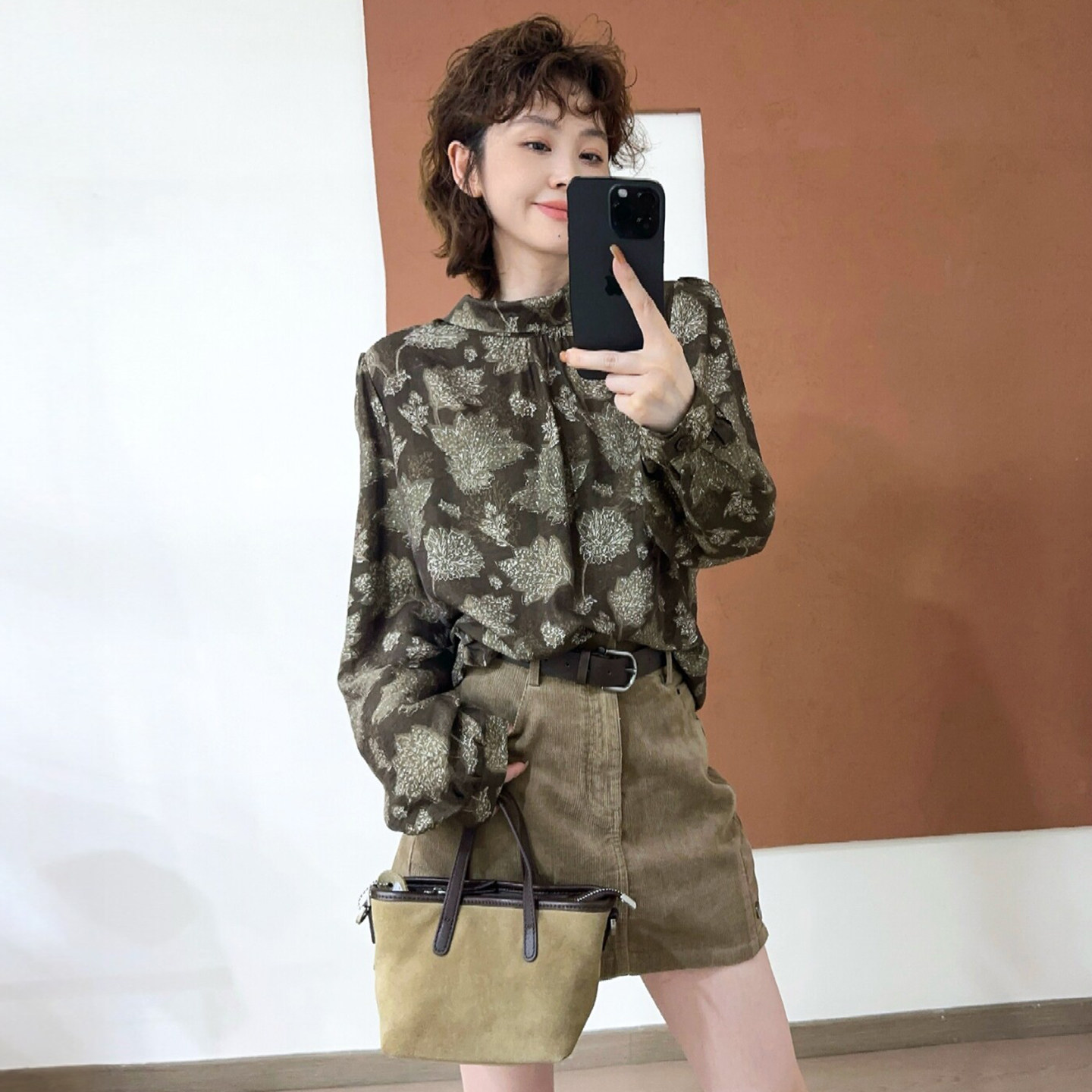 花卉图案翻领灯笼袖衬衫女欧洲站