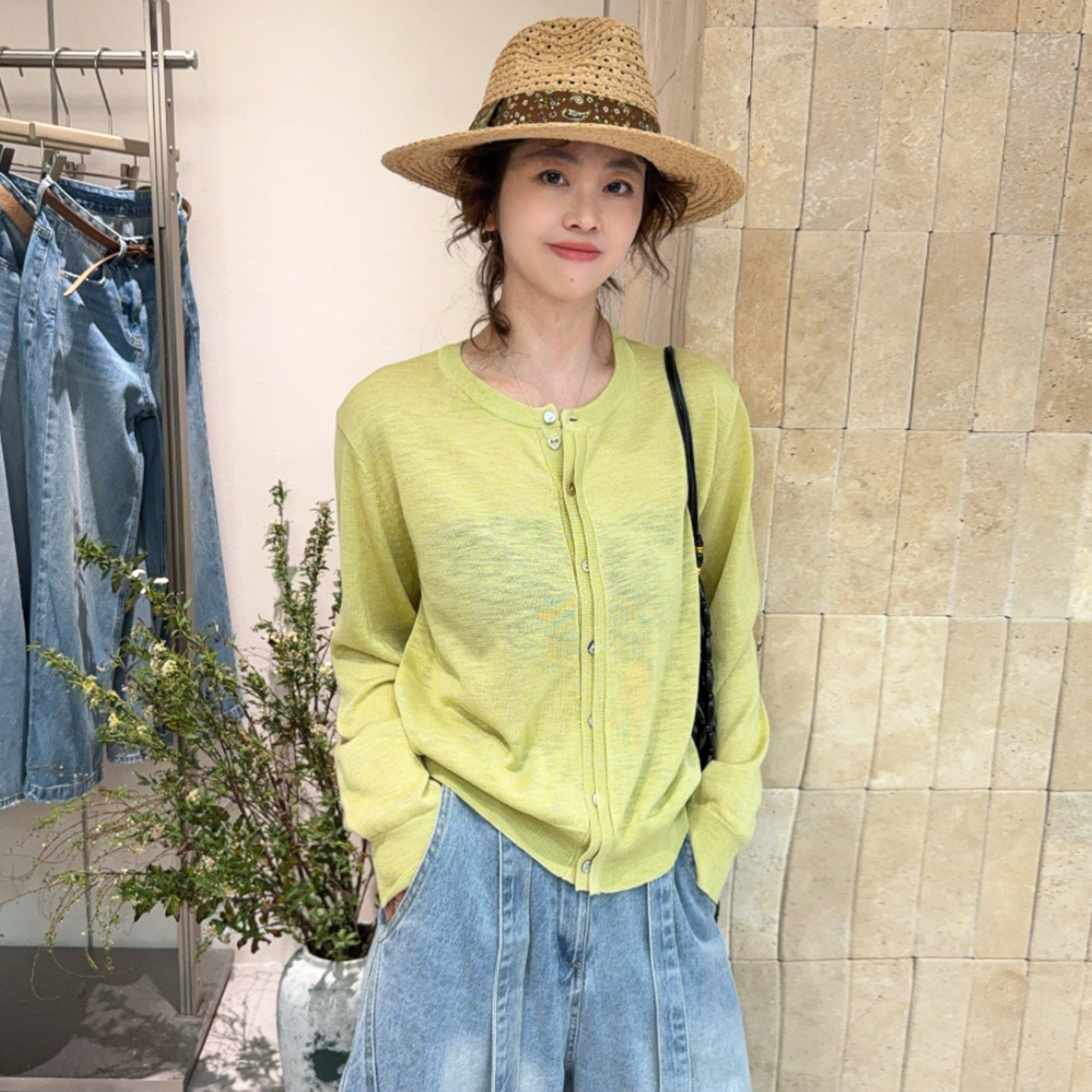 纽扣设计冰丝针织开衫女欧洲站2026春装新款欧货女装薄款打底衫潮