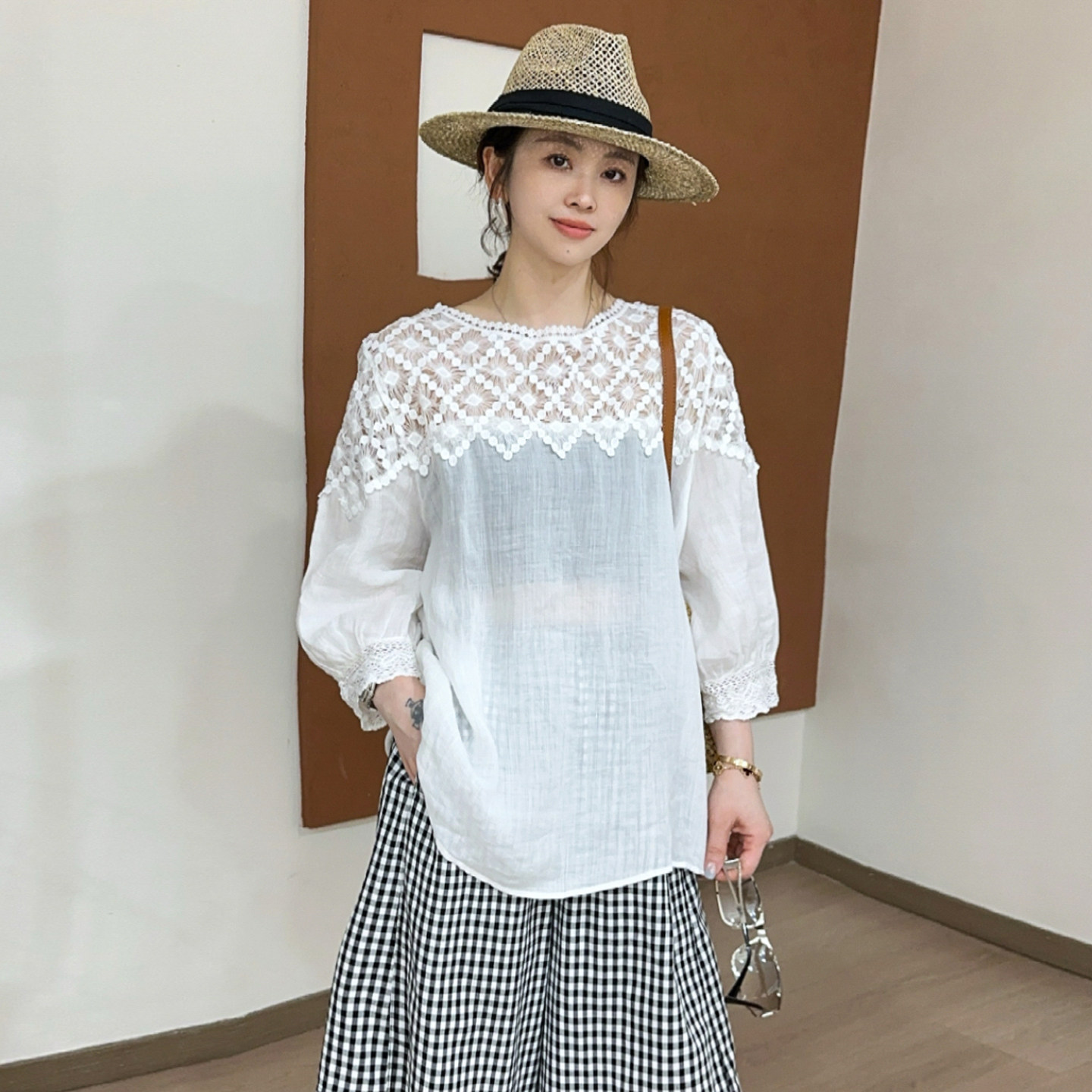 镂空钩花灯笼袖麻料衬衫女欧洲站