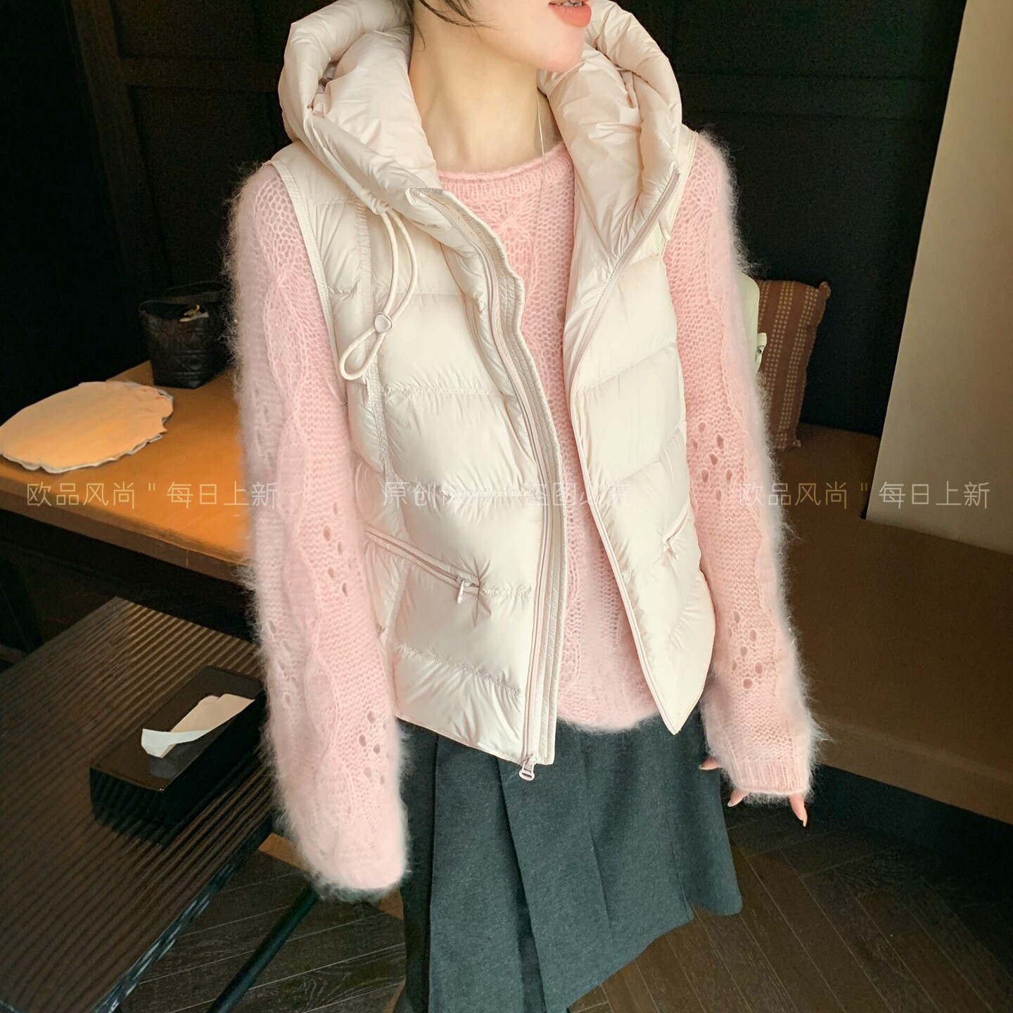 90白鸭绒连帽马甲外套女欧洲站2026秋季新款欧货女装时尚羽绒服潮