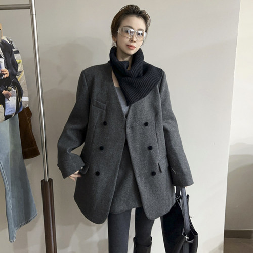 配围脖西装羽绒服半身裙两件套装