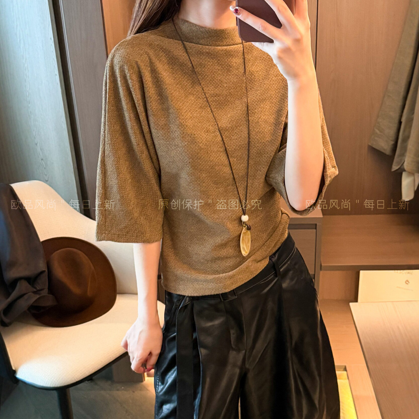 配挂件小半高领中袖T恤女欧洲站