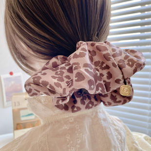 原创复古发饰高级感豹纹缎面大肠圈女吊坠发绳盘发圈大号头绳头饰