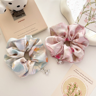 原创发饰高级感缎面大肠圈桃花吊坠发绳大号发圈头绳韩国头饰发扎