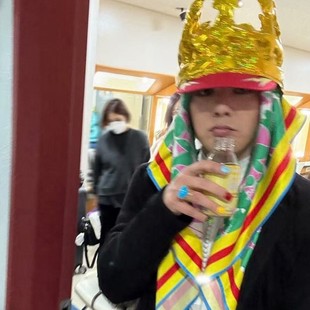 权志龙GD同款斜纹缎面丝巾春夏90手工方巾围巾男女同款时尚丝巾