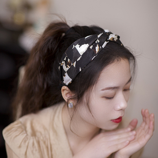 「格子小姐」百搭简约发箍女高级感精致发饰宽边不勒头箍暗纹缎面