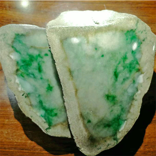 缅甸翡翠A货老坑原石毛料色料高冰种牌子挂件莫西沙糯种飘花明料