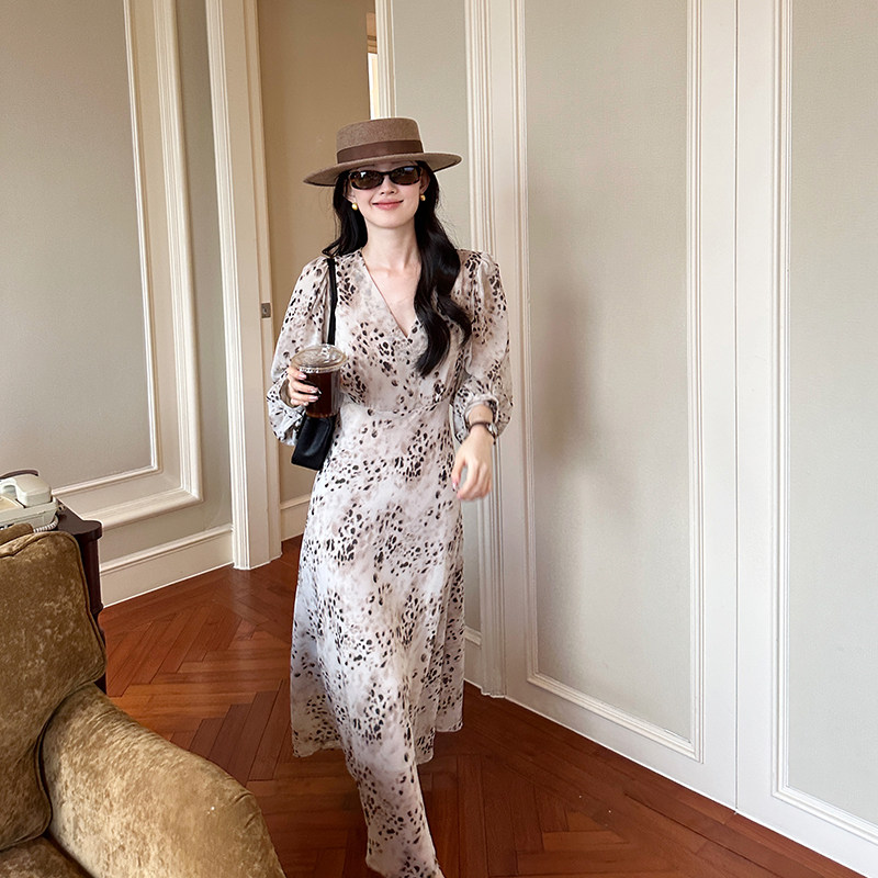 金苏一 豹纹长袖连衣裙女2026秋季韩版收腰显瘦印花长裙chic裙子