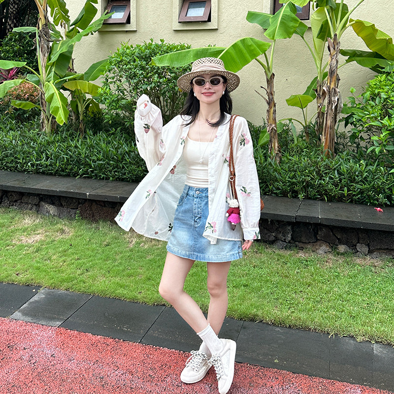 金苏一草莓刺绣天丝防晒衬衫女夏季韩版宽松长袖薄外套chic上衣潮