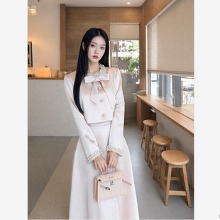 重工千金感粉色蝴蝶领结气质小香风法式钉珠外套缎面高腰长裙套装