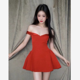 纯欲风易梦玲同款一字肩红色连衣裙女高级感生日礼服裙辣妹短裙子
