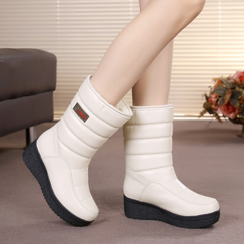 松糕中筒加厚防滑白色保暖雪地靴