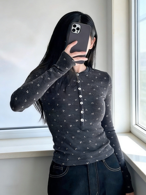 冬日好搭配碎花修身磨毛打底衫女显瘦长袖上衣亨利领T恤冬季新款