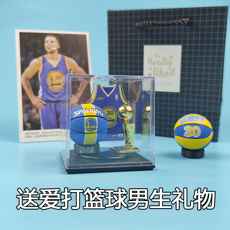 篮球周边科比库里手办毕业礼物