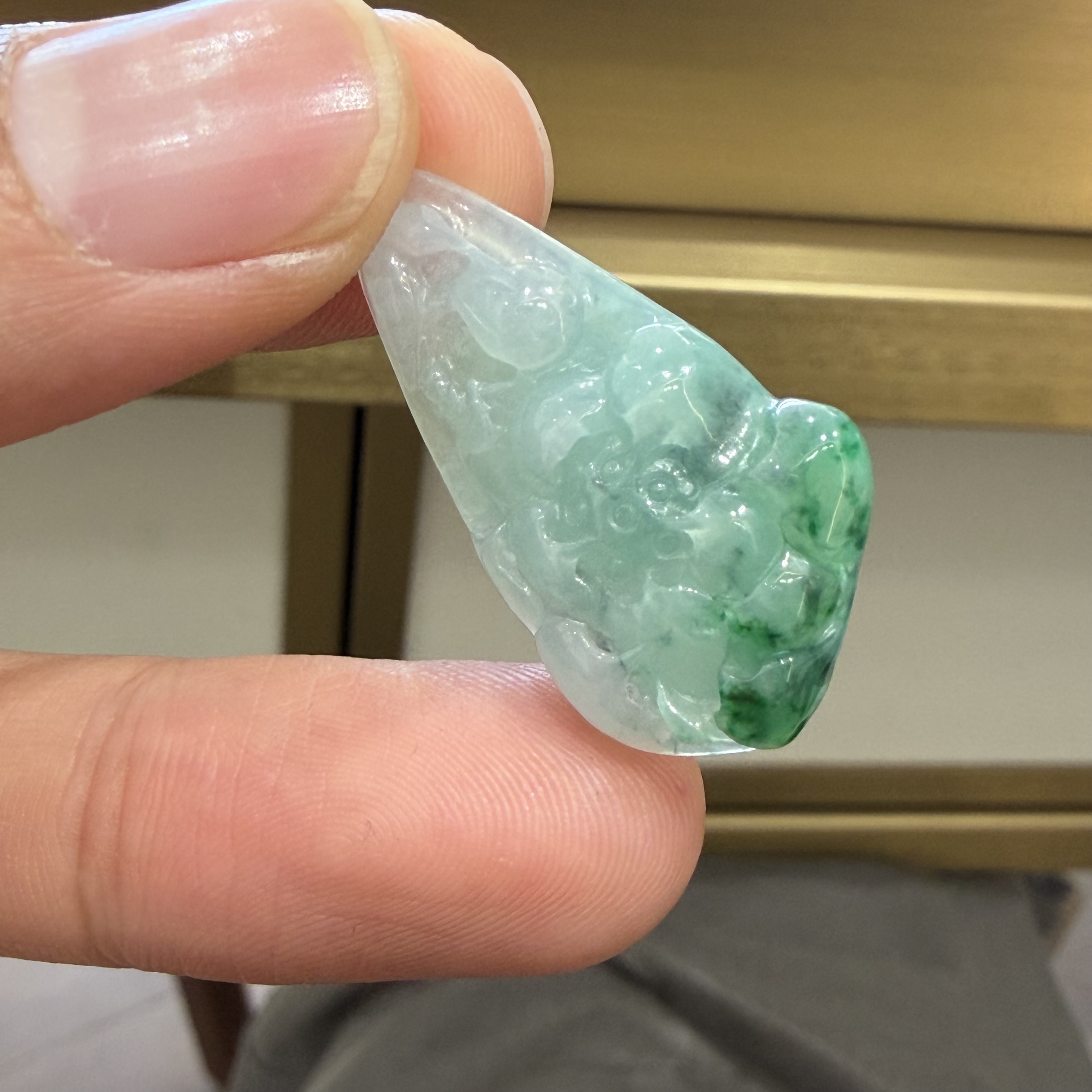 缅甸A货冰糯带绿翡翠荷花吊坠