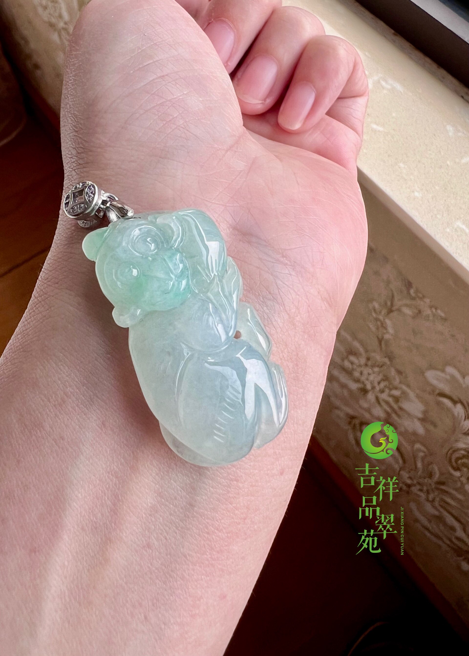 缅甸天然翡翠A货冰糯种绿底生肖猴挂件十二生肖猴年玉石双面带证