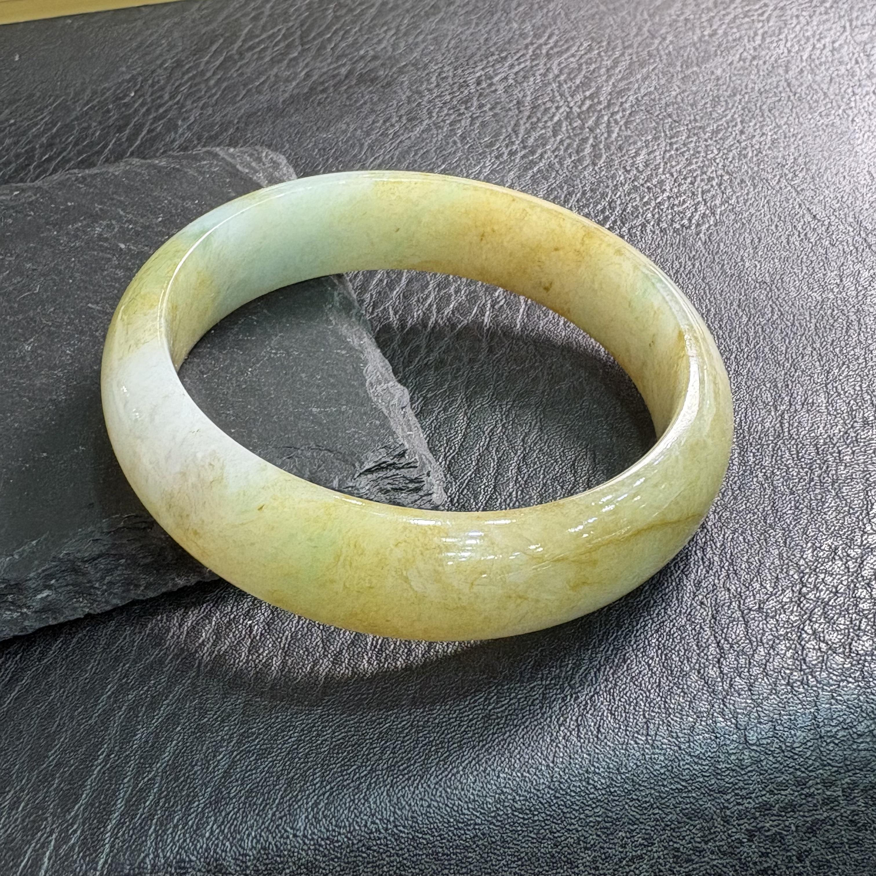 缅甸A货冰细糯种黄翡翡翠手镯