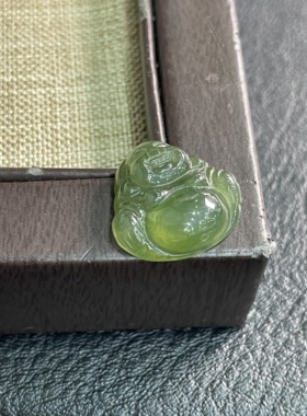 缅甸天然翡翠A货冰种特色料满色秋香色翡翠小佛公玉石裸石稀有色