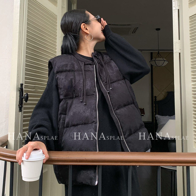 翡格依气质优雅90白鸭绒羽绒服冬女厚马甲大气提花背心外套中长款