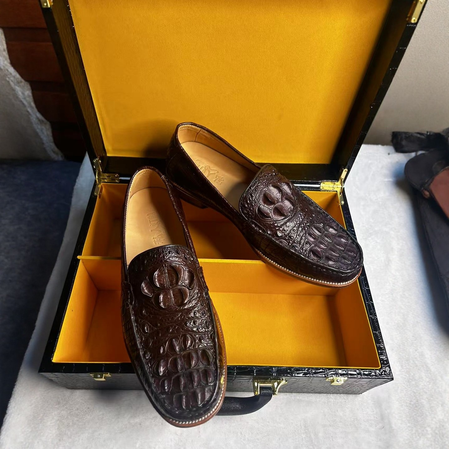 进口鳄鱼皮鞋棕色商务休闲百搭霸气头骨撤柜43男士一脚蹬真皮男鞋,流行男鞋,正装皮鞋,淘宝优惠券,粉丝福利购,淘宝优惠卷
