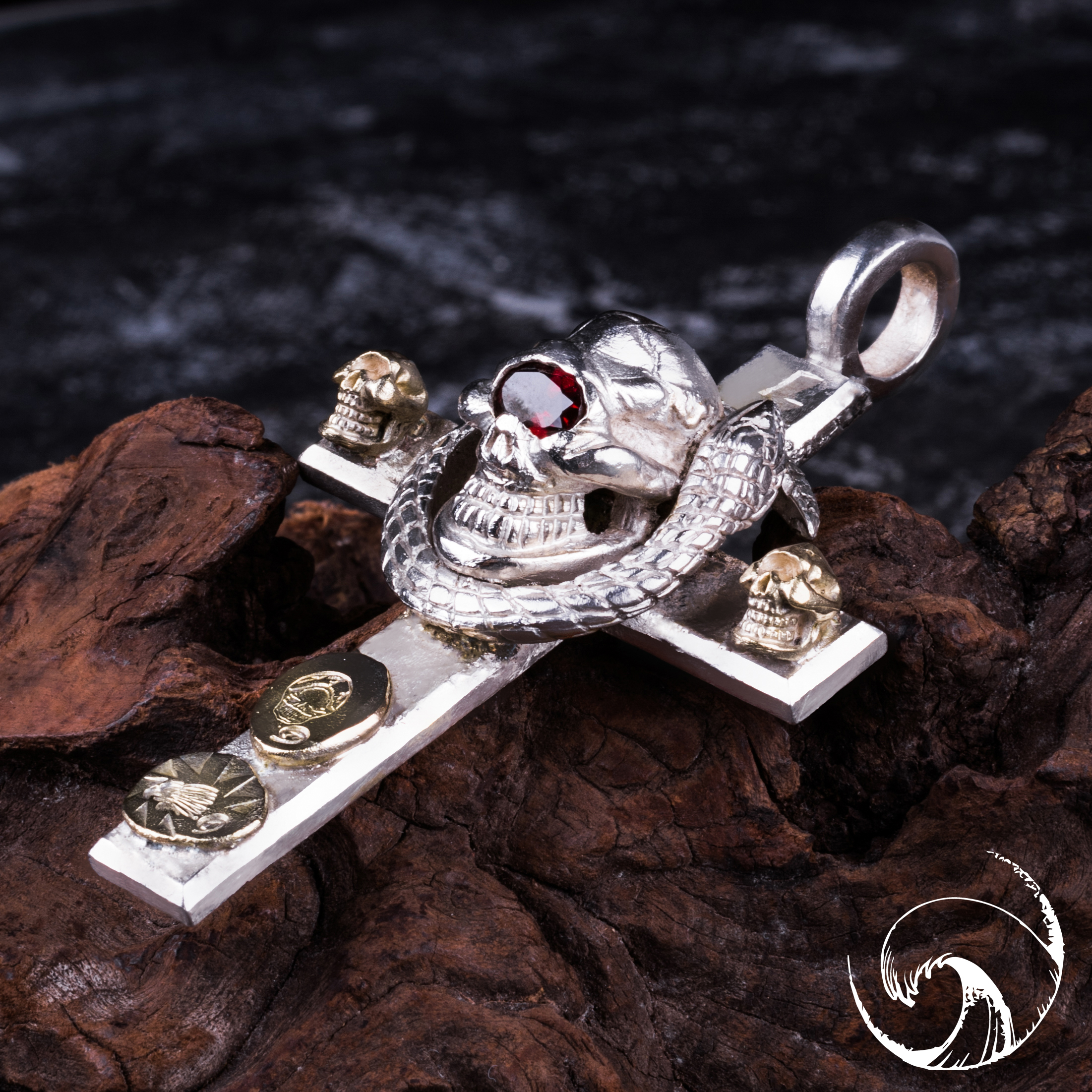 高山隆点金盘蛇红宝石骷髅十字架