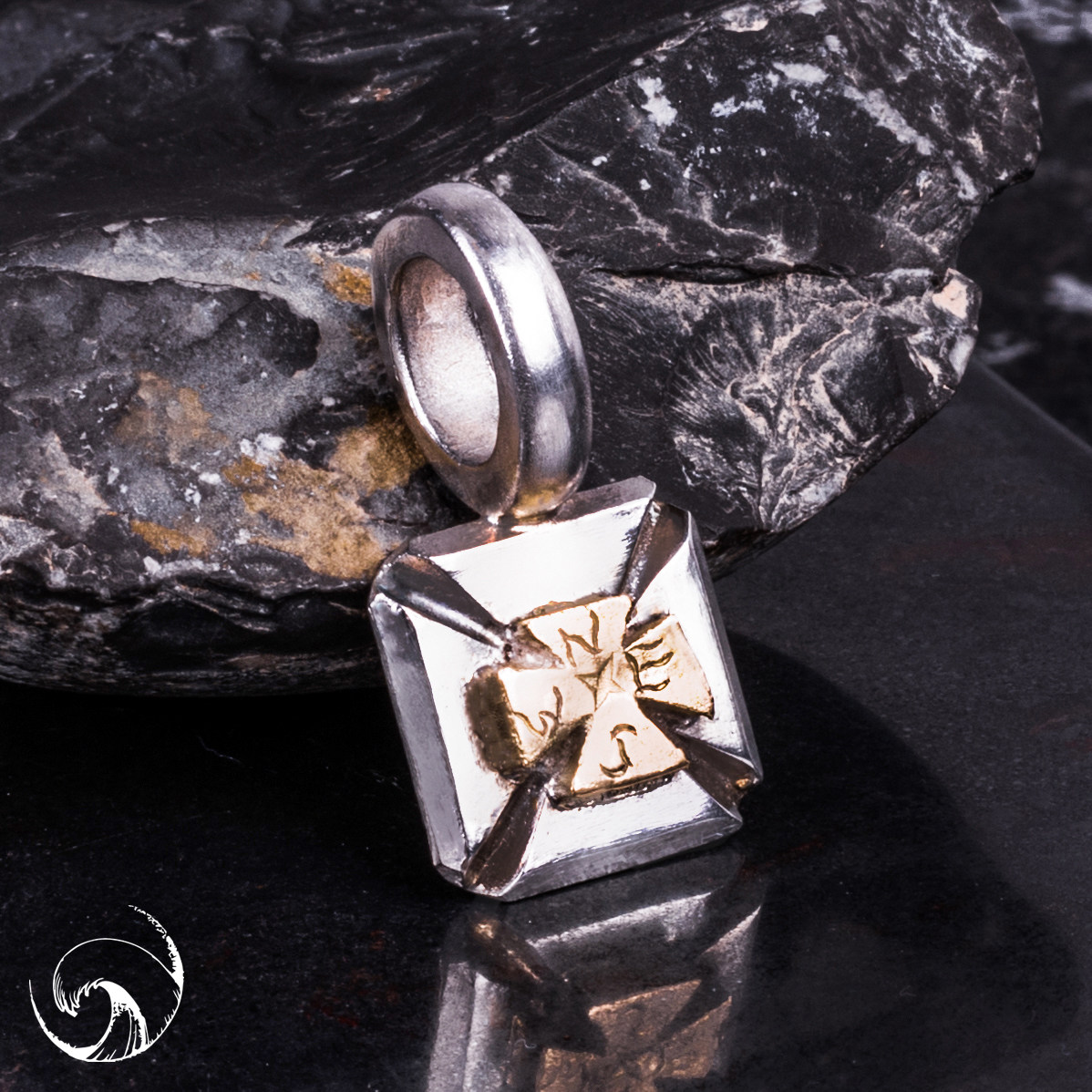 国内现货高山隆点金十字坐标吊坠