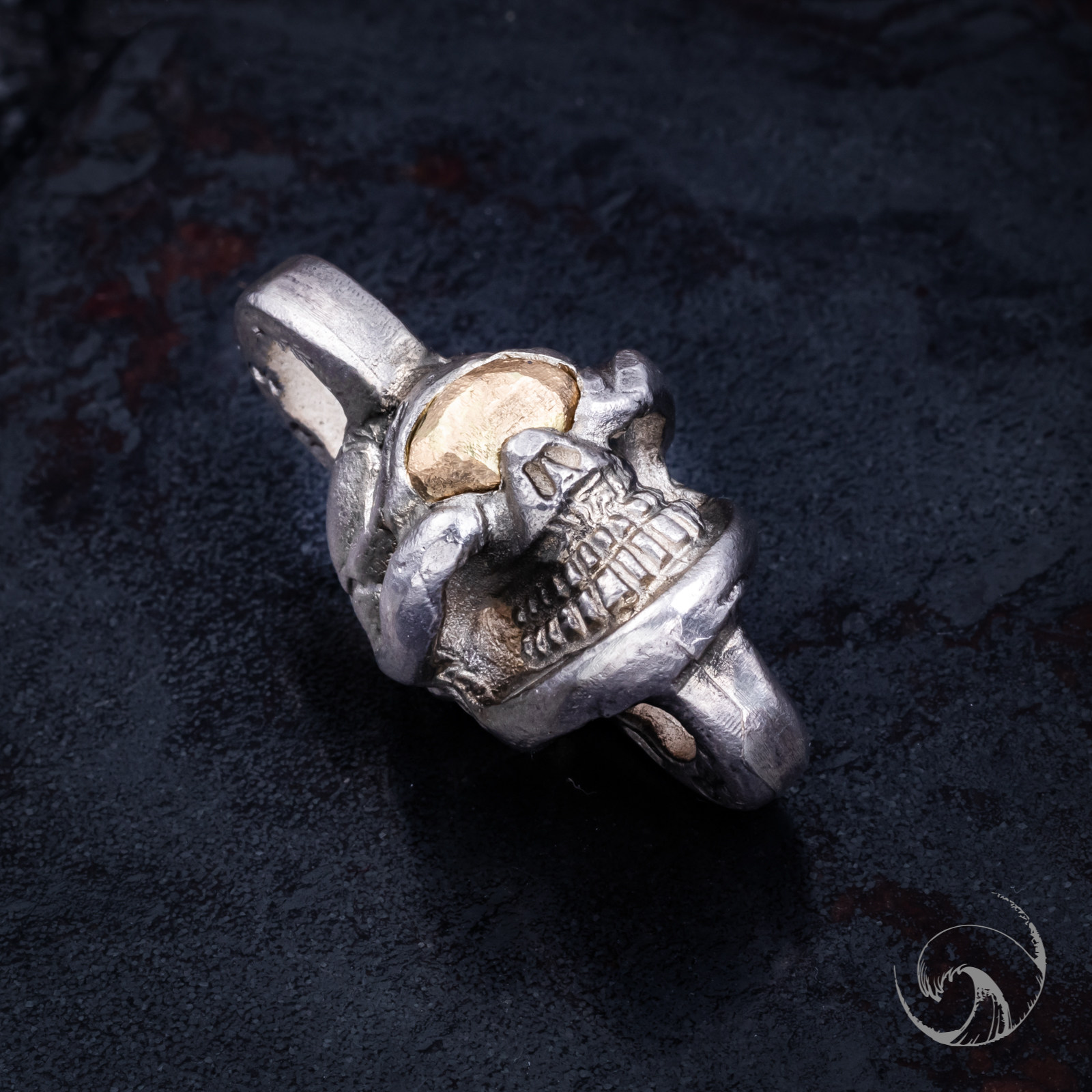 STOPLIGHT高山隆金眼莫西干吊坠