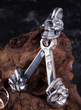 高山隆 活塞 三骷髅空眼独眼吊坠 stoplight挂饰美式机车项链